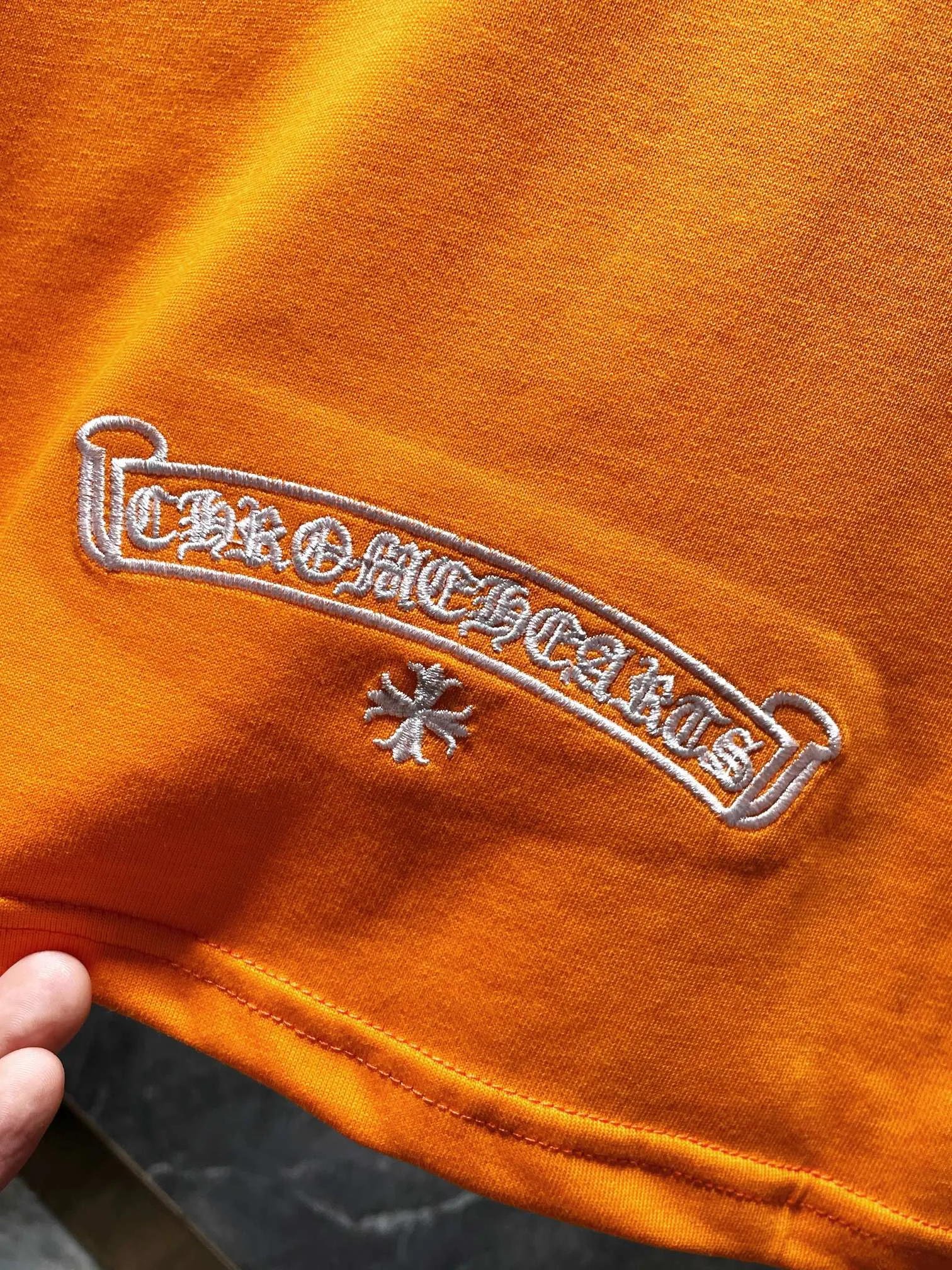 P174 New Chrome Hearts 25ss for summer. High-weight, environmentally friendly and high-quality top-quality fabric. 260g~270g. Embroidered colorful classic cross horseshoe short sleeves. Counter synchronization. Re-engraved version 1:1. Recommended colors: black, white, orange, blue. Size: S, M, L, XL.